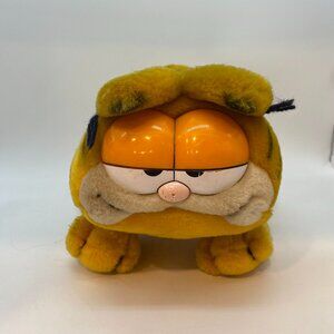 Vintage 1981 Dakin Garfield Medium Plush Toy